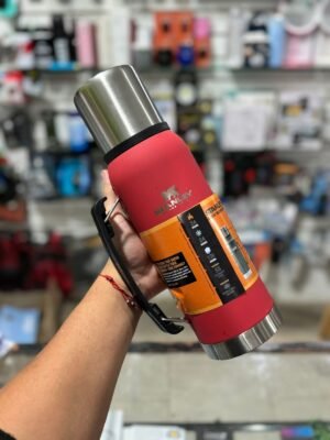 TERMO SIMIL STANLEY 1 LTS ROJO CON MANIJA